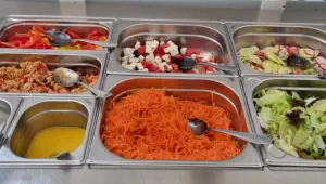 Ausgewogene Ernährung in der Mensa Ca'rossini